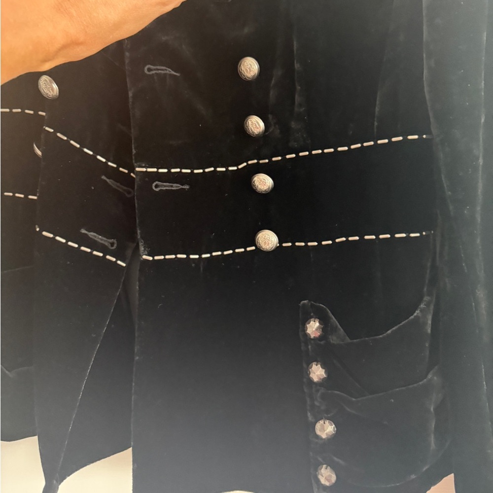 Elegant Black Velvet Women's Jacket, Size 6 - Picture 3 of 13